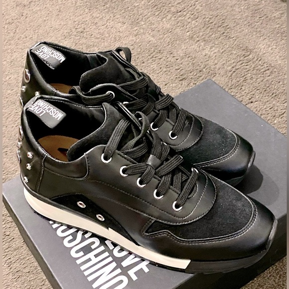 LOVE MOSCHINO Leather Fashion
Runners Size - 40 - Picture 2 of 6